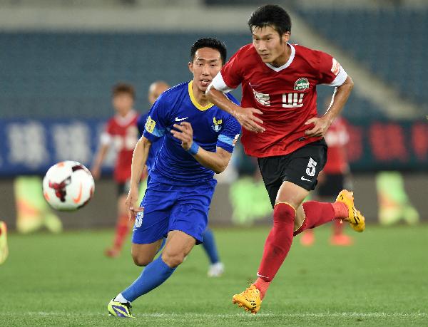 西媒：黄潜战巴萨8人确定缺阵2人存疑，排兵布阵面临困难（西媒：黄潜战巴萨8人铁定缺席、2人出战成疑，排兵布阵捉襟见肘）