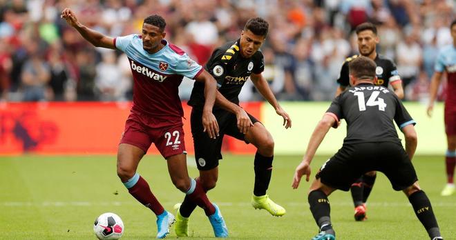 意超杯决赛半场：内雷斯世界波破门，那不勒斯1-0博洛尼亚（意超杯决赛半场：内雷斯世界波建功，那不勒斯暂1-0领先博洛尼亚）