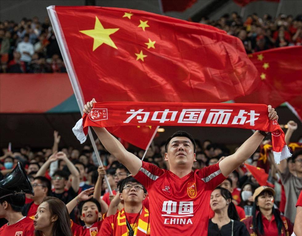 F1实时积分榜：诺里斯领先皮亚斯特里22分，领先维斯塔潘25分（F1最新积分：诺里斯以22分优势压过皮亚斯特里，对维斯塔潘领先25分）