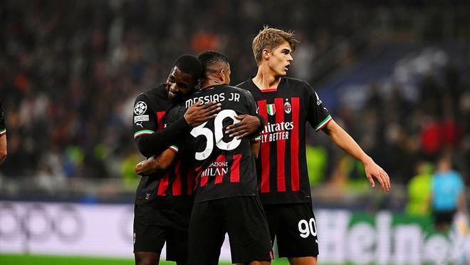 足球曝巴黎双星关系紧张，更衣室氛围引担忧