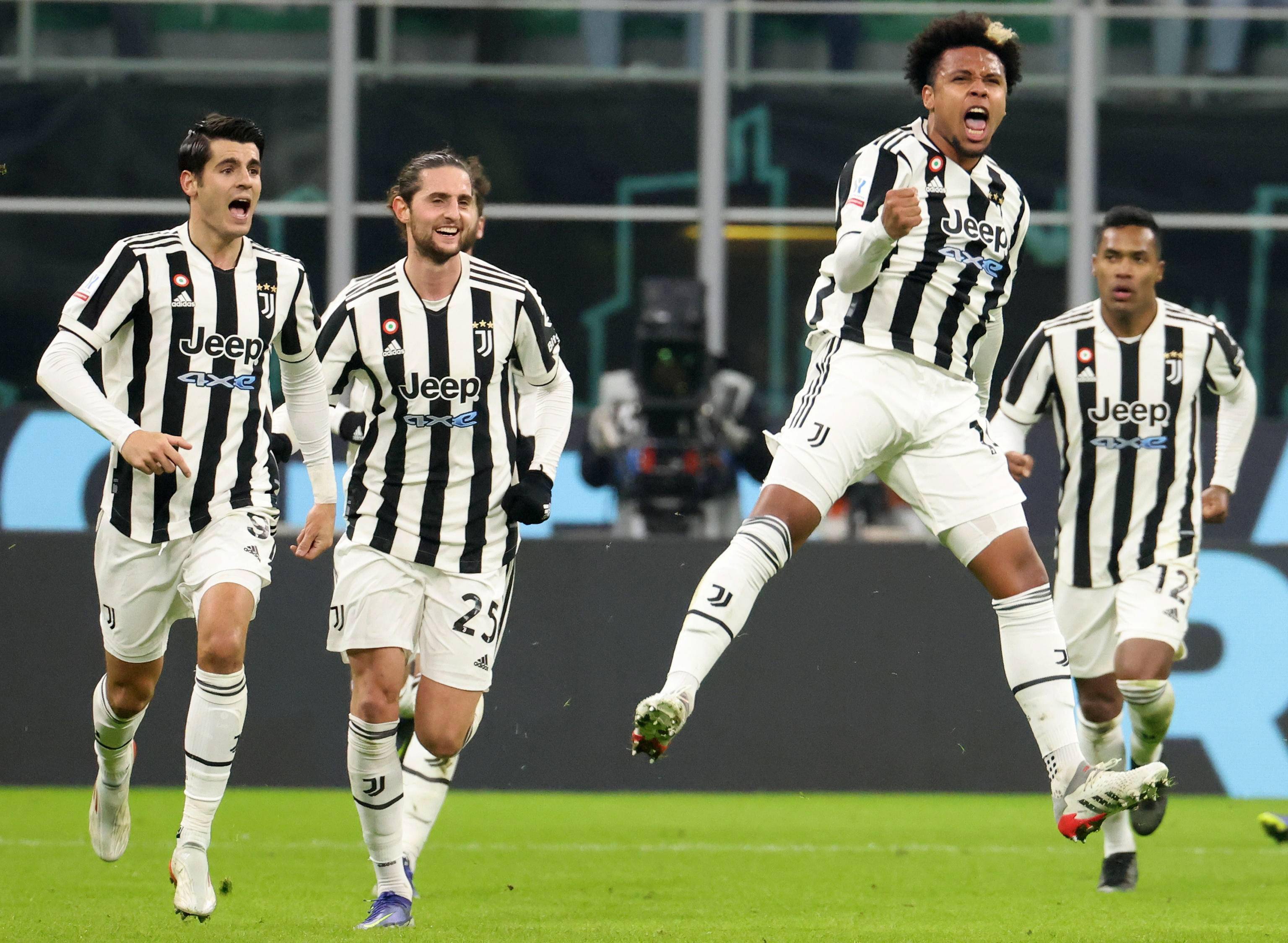 邓弗里斯：希望两到三周内复出，我们的球队就像一个大家庭（邓弗里斯：争取两到三周内复出，球队像一个大家庭）