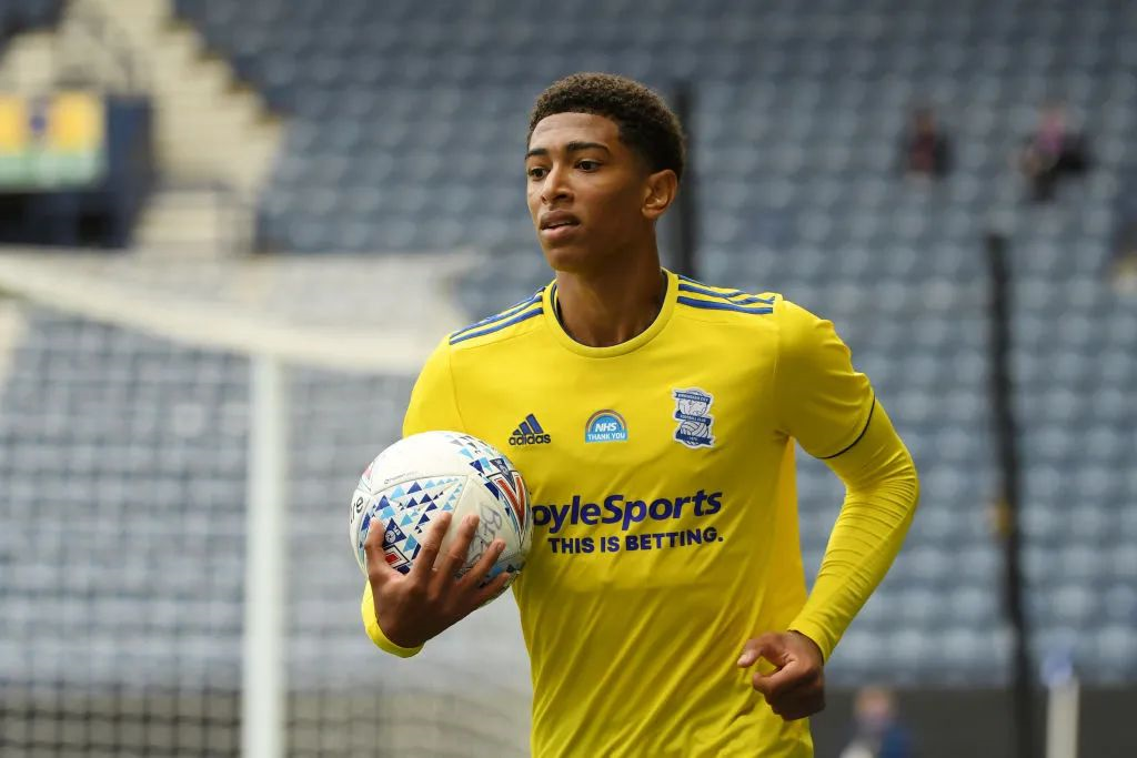 天空：伊萨克在皇家社会的基地单独训练，纽卡知道他的行踪（天空体育：伊萨克在皇家社会基地单独训练，纽卡已掌握其行踪）