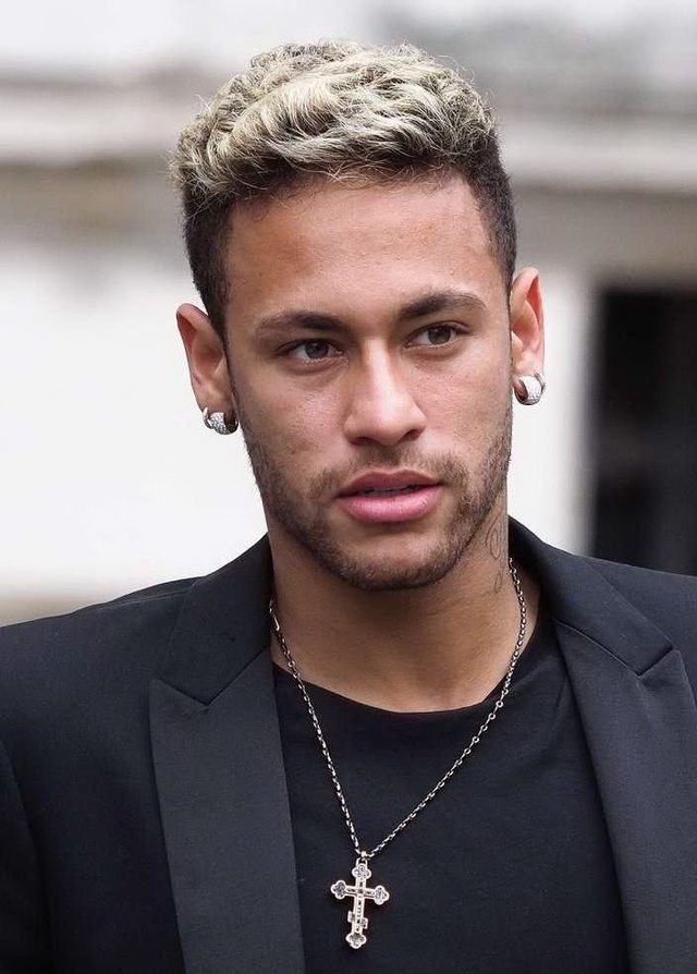 尤文官方：加蒂右膝内侧半月板受伤，将接受手术（尤文官宣：加蒂右膝内侧半月板受伤，将接受手术治疗）