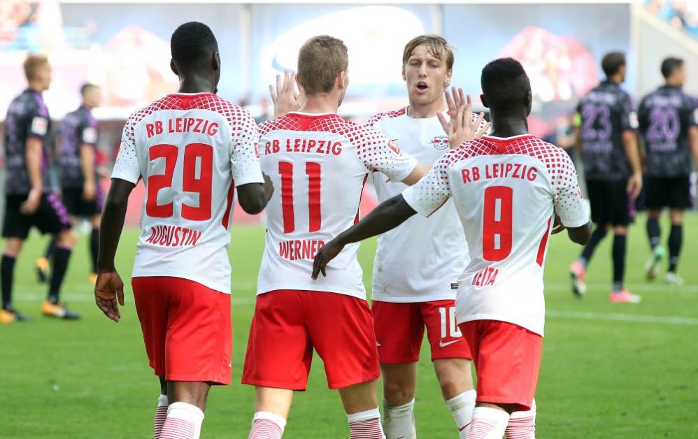 2.53米，麦克托米奈创下倒钩射门脚尖高度新的世界纪录（脚尖2.53米！麦克托米奈倒钩高度刷新世界纪录）