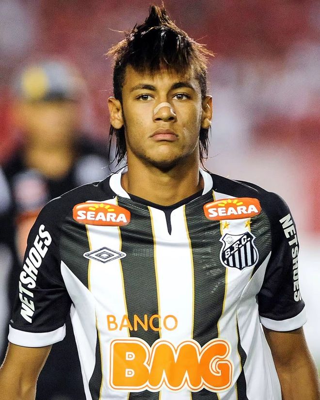 潘喜明打趣：我们训练压力比比赛大，比赛时听不见李导喊什么（潘喜明笑言：训练压力胜过比赛，场上几乎听不清李导指挥）