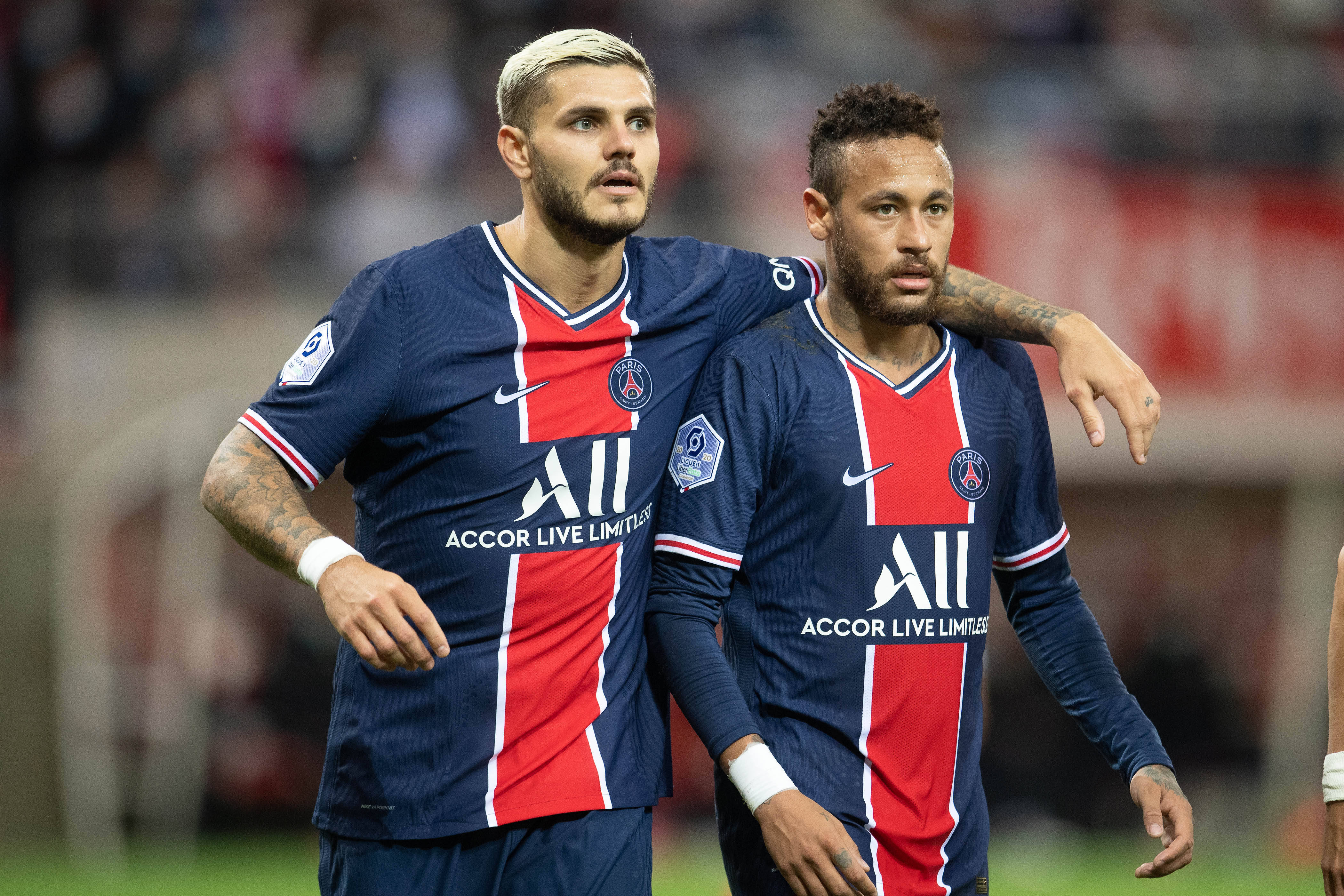 向余望谈冲超：感谢球迷和教练团队这一年的努力，我们做到了（向余望谈冲超成功：感谢球迷与教练组一年的付出，我们终于达成目标）