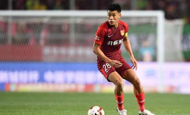 世体：对阵法鹰巴萨共有502人转卖门票，包括11名季票持有者（世体：巴萨战法鹰一役，502人转售球票，其中包含11名季票持有者）