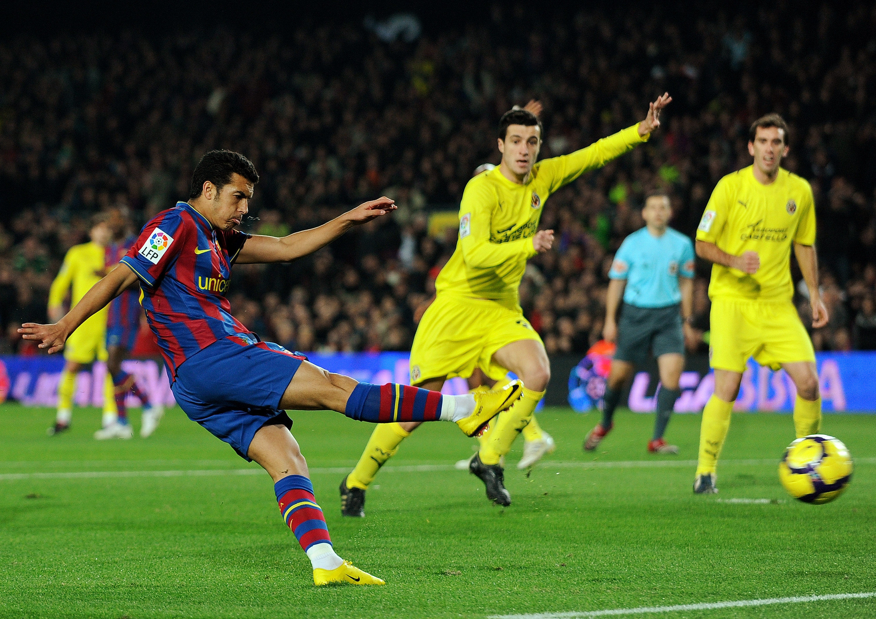 西媒：亚马尔被曝上周五出现在夜总会，目击者证实消息属实（西媒称亚马尔上周五疑似现身夜店，目击者称亲眼所见）