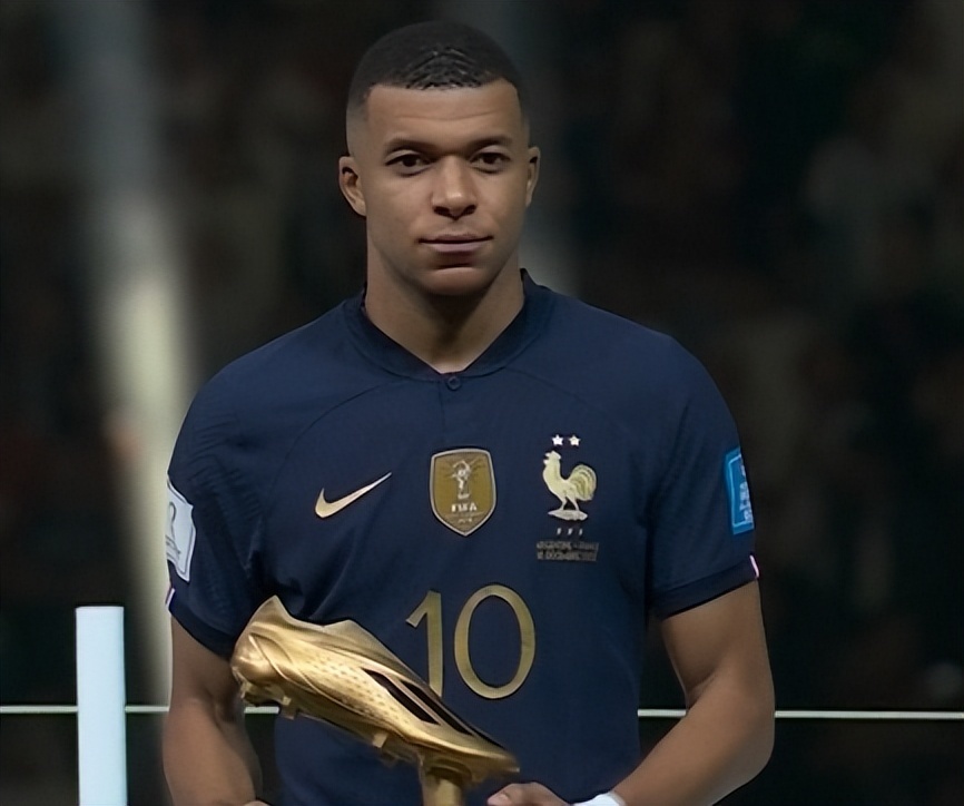 莱切vs维罗纳：班达、加洛首发，加利亚尔迪尼、焦瓦内出战（莱切战维罗纳：班达、加洛先发，加利亚尔迪尼与焦瓦内登场）