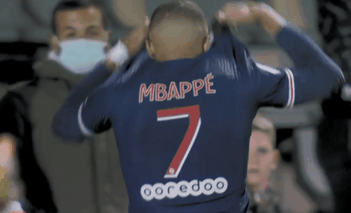 巴乔飞机上偶遇辛纳：很高兴见到你，现象级人物（巴乔机上邂逅辛纳：直言很高兴见到你，称其为现象级人物）