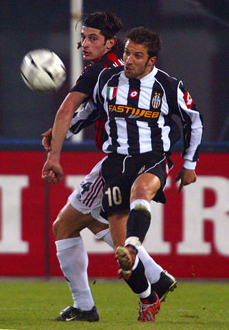 U22国足vs乌兹半场数据：射门数0-4，控球率45％-55％（半场战报：U22国足对乌兹射门0比4、控球45%比55%）