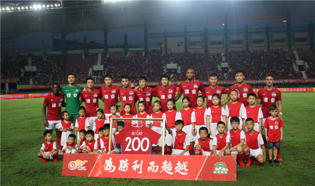 科特迪瓦主帅：佩佩的表现配得上大名单，但我们必须综合考量（科特迪瓦主教练：佩佩配得上入选，但选拔需全面权衡）