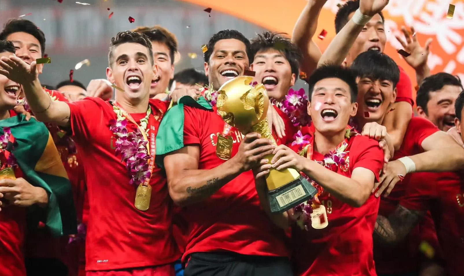 迪乌夫：齐沃经常和我交流帮我提高，高兴自己的机会越来越多（迪乌夫：齐沃常与我沟通助我提升，很高兴我的机会越来越多）