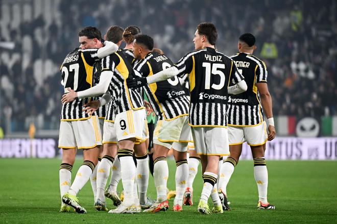 克媒：汉堡进行球衣慈善拍卖，18岁武斯科维奇球衣成标王（克罗地亚媒体：汉堡举办球衣慈善拍卖，18岁武斯科维奇战袍拍出最高价）