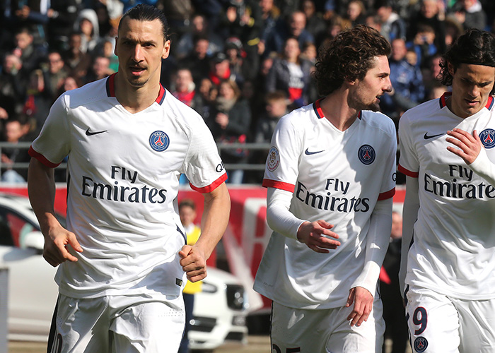 《在场外》视频栏目｜对话辽宁铁人：家乡、平常心和关于中超的明天（《在场外》对谈辽宁铁人：家乡情、平常心与中超的未来）