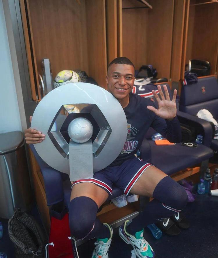 世俱杯金靴赔率：哈兰德奥利塞并列第1 福登第3（世俱杯金靴赔率出炉：哈兰德与奥利塞并列榜首，福登第三）