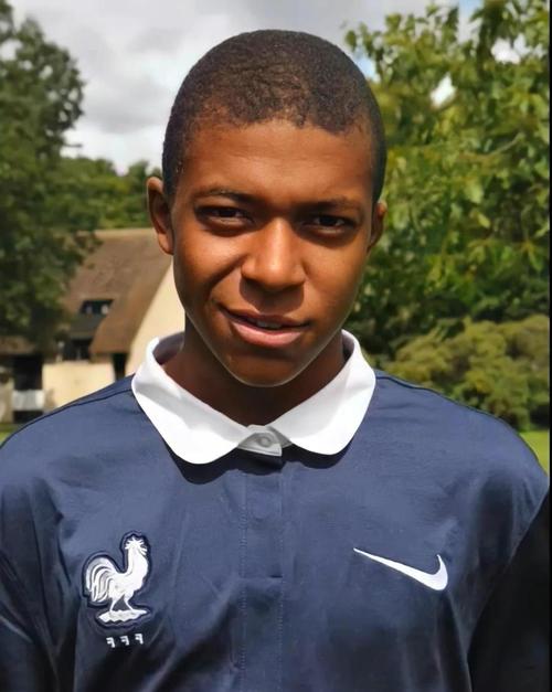 记者：兰克尔踢成都前夜溜去深圳见女友，次日回来裤裆有血（记者称兰克尔赛前行程引发质疑）