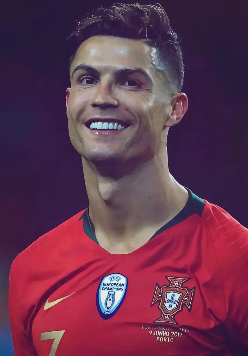 图片报：虽然脚踝疼痛感依然强烈，但基米希想带伤出战阿森纳（图片报：脚踝伤痛未愈，基米希欲带伤出战阿森纳）