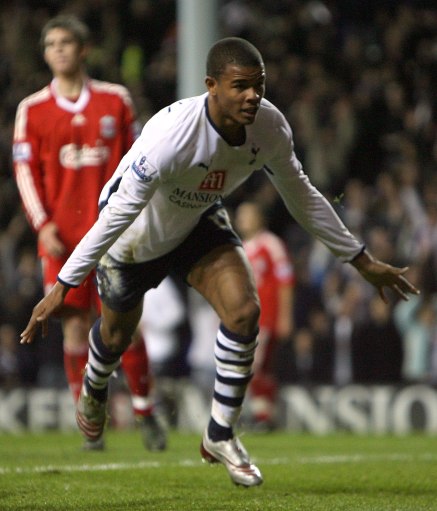 FM26逆天Bug，外场球员“闪现”至门前挡出对方主罚的点球（FM26离谱漏洞：外场球员瞬移到门前封出对手点球）