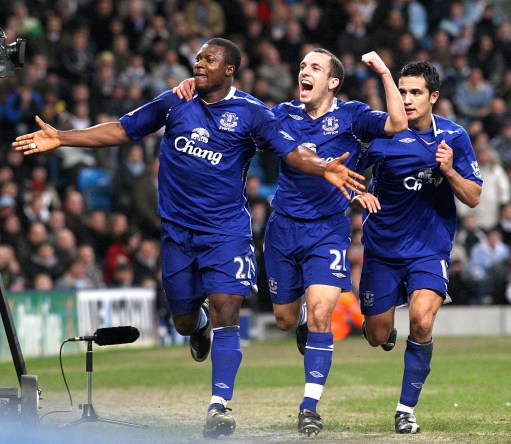 巴萨梅西自由球进球助球队领先（梅西任意球破门助巴萨领先）