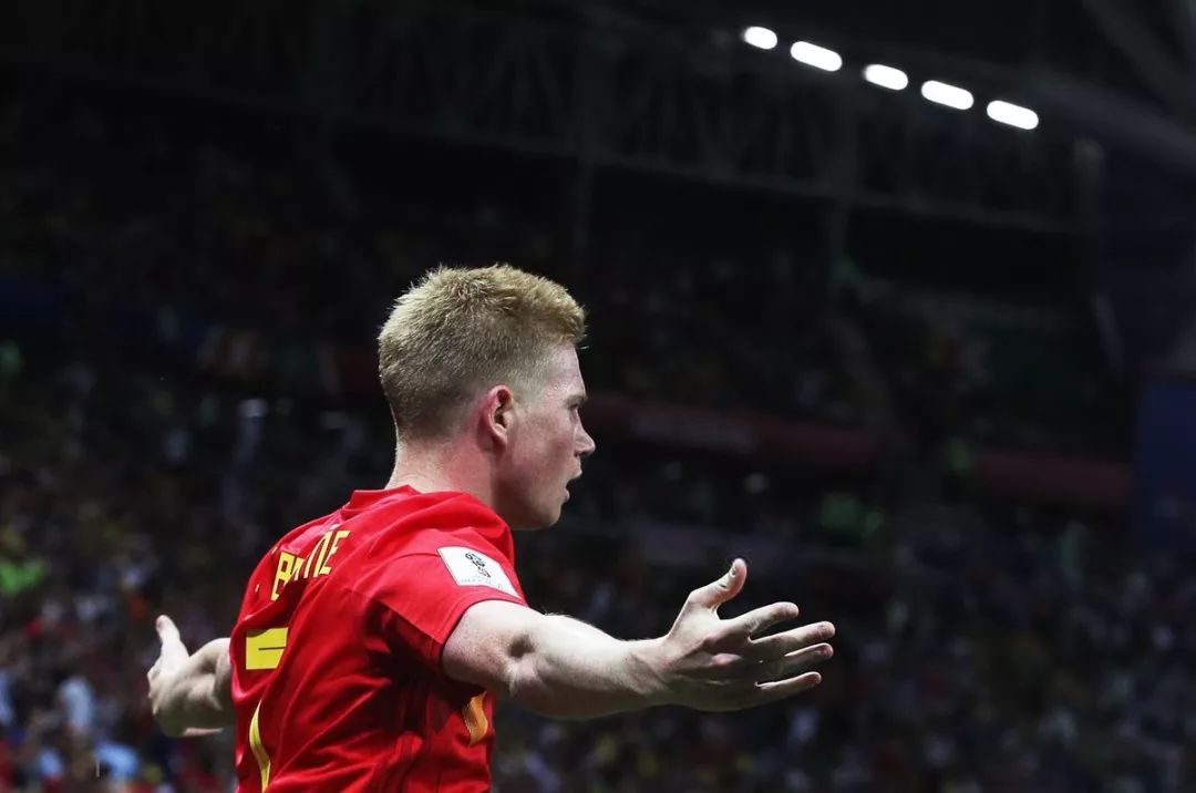 马卡：距离世界杯仅剩半年时间，J罗面临无俱乐部困境（马卡：世界杯倒计时半年，J罗仍未找到新东家）