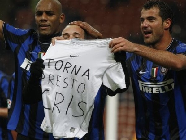 海港举办赛季总结会，王燊超乘直升机带冠军奖杯入场